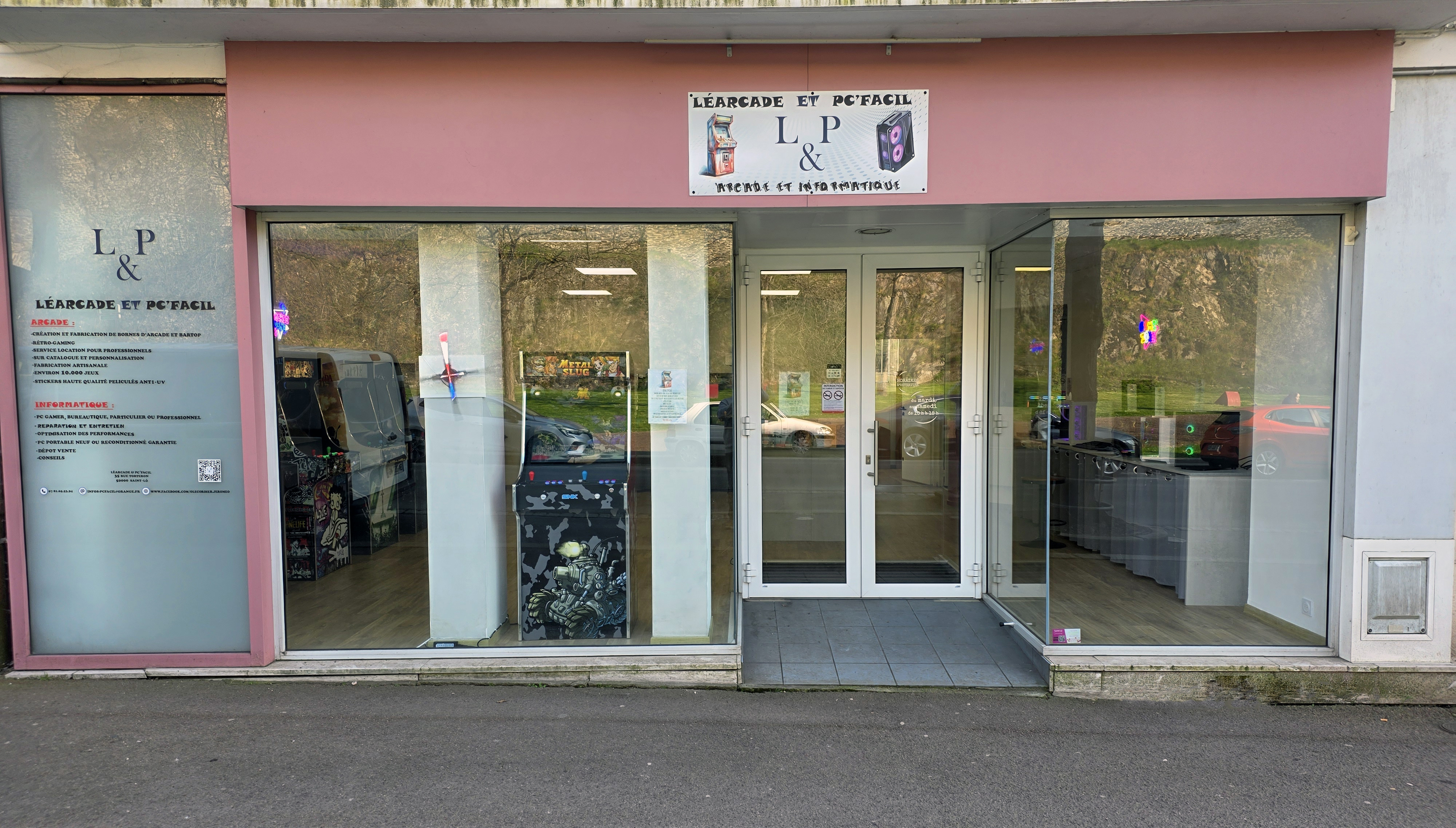 Extérieur du magasin Léarcade & PC'Facil