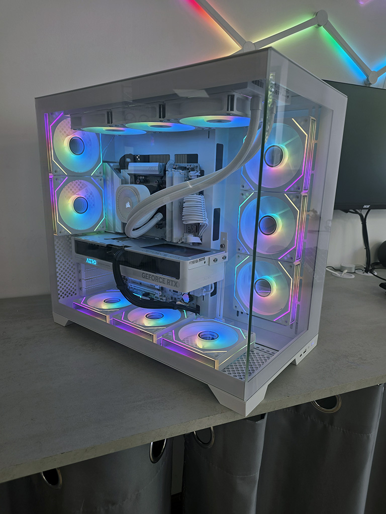 PC Gamer Ryzen 7 7800x 3D + RTX 5070